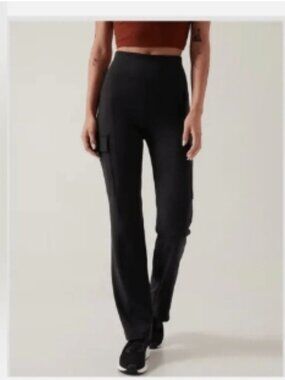 EUC ATHLETA Delancey Straight Cargo Pant Black in Size S